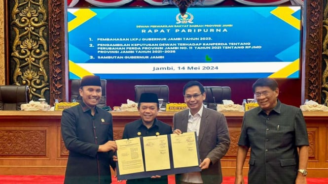 Ketua DPRD Jambi Edi Purwanto hadir di Rapat Paripurna