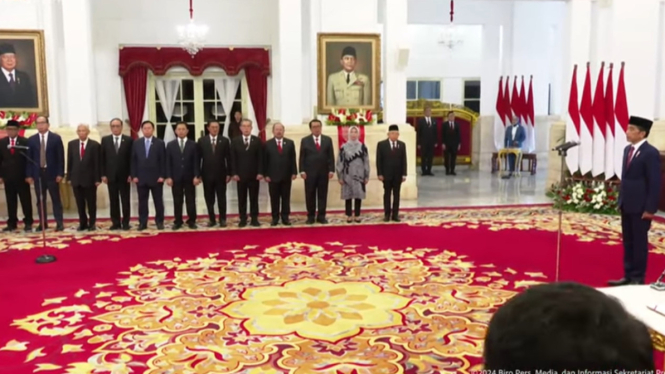 Presiden Lantik dan angkat sumpah 7 anggota LPSK 2024-2029 di Istana Negara, Jakarta. (Sumber: Youtube Sekretariat Presiden)
