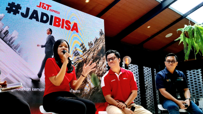 [dok. Brand Manager J&T Express, Herline Septia, dalam konferensi pers di kawasan Kebayoran Baru, Jakarta Selatan, Rabu, 15 Mei 2024]