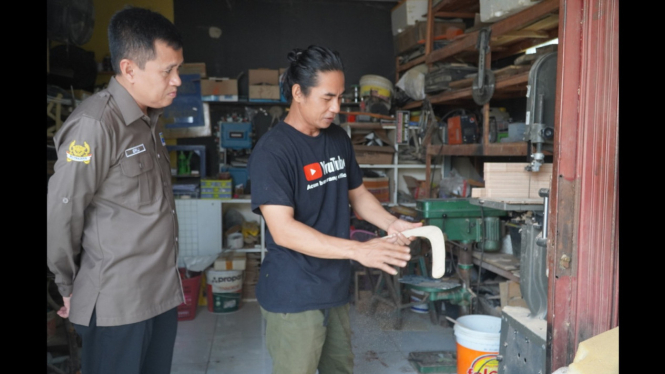 Bea Cukai gelar asistensi ke UMKM pengrajin bumerang asal Sukabumi