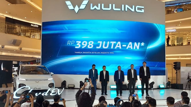 Pengumuman harga Wuling Cloud EV di Jakarta