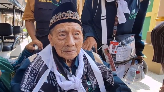 Mbah Hardjo Mislan, calon jemaah haji tertua Embarkasi Surabaya asal Kabupaten Ponorogo. 