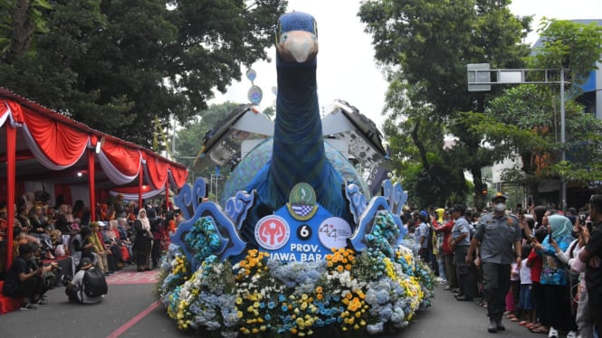 Parade Kriya dan Budaya dalam rangka Perayaan HUT Dekranas 2024