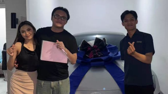 Rizky Febian belikan mobil Mahalini
