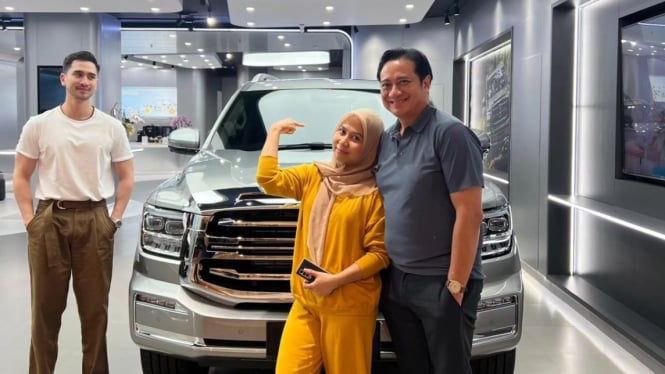 Verrel Bramasta beli mobil mewah untuk ibu tirinya