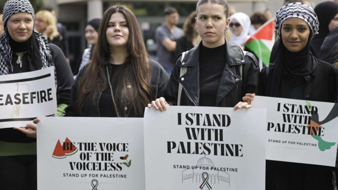Mahasiswa Universitas Bosnia Menentang Serangan Israel di Gaza