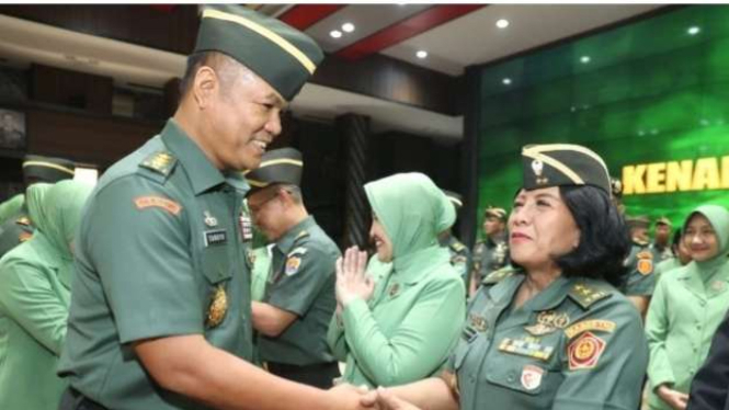 VIVA Militer: Wakasad ucapkan selamat kepada Mayjen TNI Dian Andriani Ratna Dewi