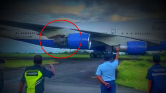 Condição horrível do motor do avião Garuda durante a evacuação pela TNI no Aeroporto Sultan Hasanuddin