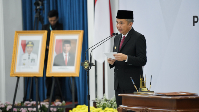 Penjabat Gubernur Jawa Barat, Bey Machmudin 