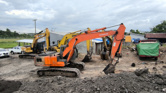 3 Unit excavator disita oleh Polres Berau dalam penggerebekan tambang ilegal di Gunung Tabur (Istimewa)