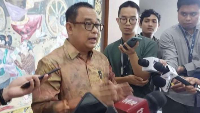 Ari Dwipayaha, Koordinator Staf Khusus Presiden