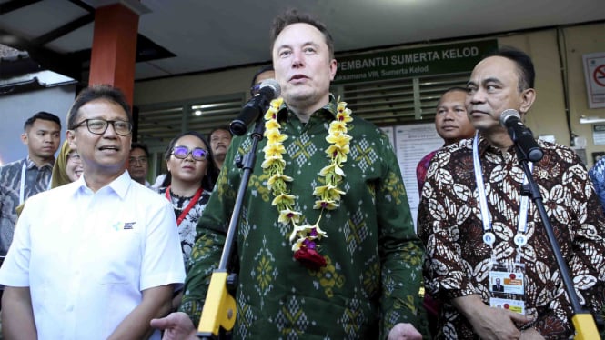 Elon Musk resmi meluncurkan layanan internet Satelit Starlink di Denpasar, Bali.