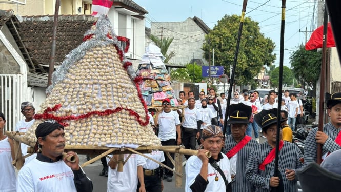 Kirab pendaftaran Wawan Harmawan maju Pilkada Yogyakarta