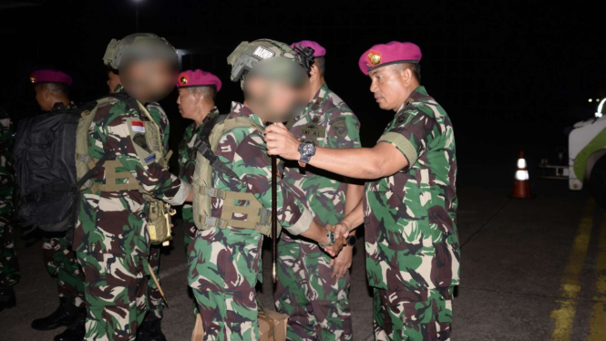 VIVA Militer: Dankormar lepas keberangkatan Satgas Pamtas Mobile RI-PNG Marinir