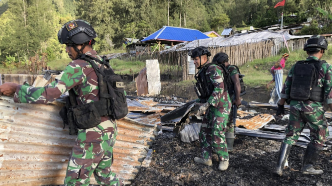 VIVA Militer: Prajurit Koops TNI Habema dirikan Sekolah Lapangan di Homeyo