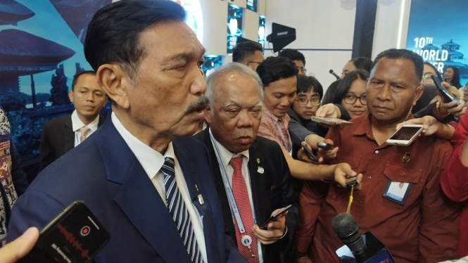 Menteri Pekerjaan Umum dan Perumahan Rakyat (PUPR) Basuki Hadimuljono dan Menko Marves Luhut Binsar Pandjaitan di Nusa Dua Bali 