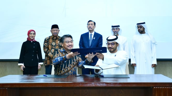 Penandatanganan Nota Kesepahaman Pertamina NRE dengan Masdar