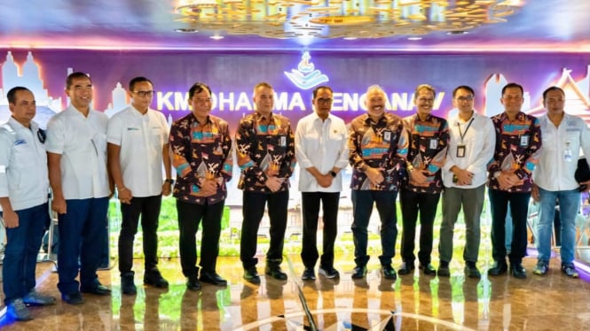 Menteri Perhubungan, Budi Karya Sumadi, saat meresmikan akses pelayaran rute Surabaya-Donggala-Balikpapan dengan KM Dharma Kencana V, yang dibuka oleh PT Dharma Lautan Utama (DLU)