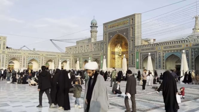 Makam Imam Reza di Iran