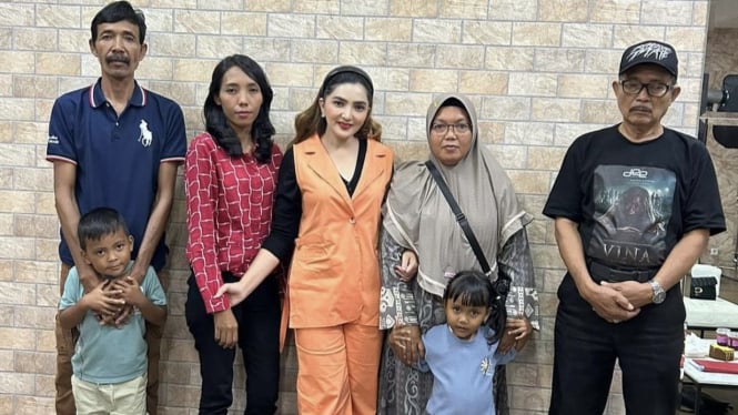Ashanty dan keluarga Vina Cirebon.