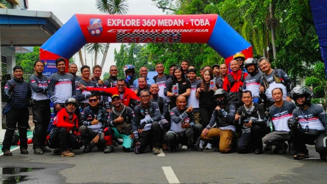 CRF Rally Indonesia dan Pertamina Lubricants Jajal Medan - Toba.(B.S.Putra/VIVA)