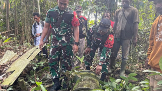 Nasib Bangkai Pesawat Asing 82 Tahun di Hutan Keramat Papua Usai Ditemukan Pasukan Tombak Sakti TNI