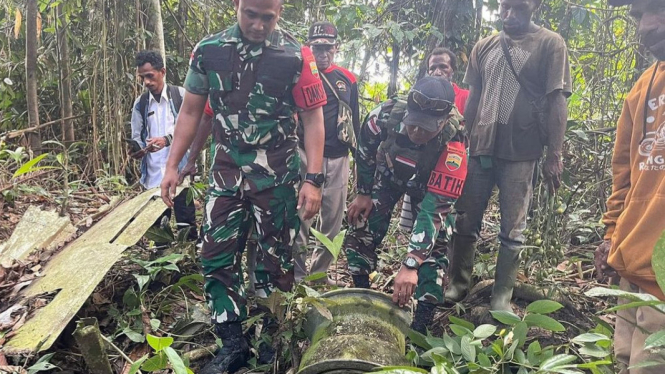 VIVA Militer: Pasukan Tombak Sakti TNI temukan bangkai pesawat 