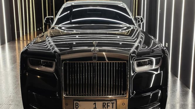  Rolls-Royce Phantom milik Raffi Ahmad