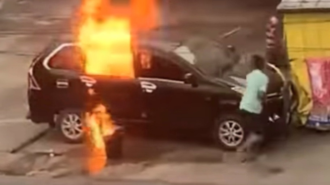 Toyota Avanza Terbakar