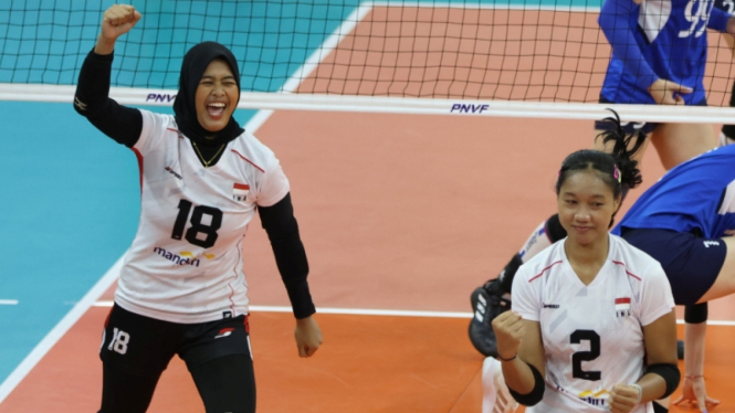Timnas voli putri Indonesia melawan Kazakhstan di AVC Challenge Cup