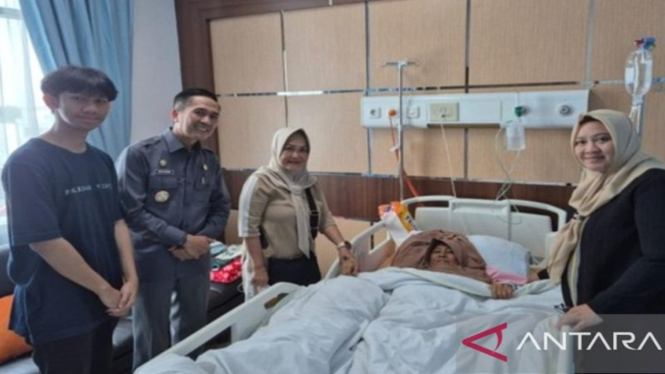Ibunda Mendagri Tito Karnavian, Supriyatini Binti Ranudik saat dirawat