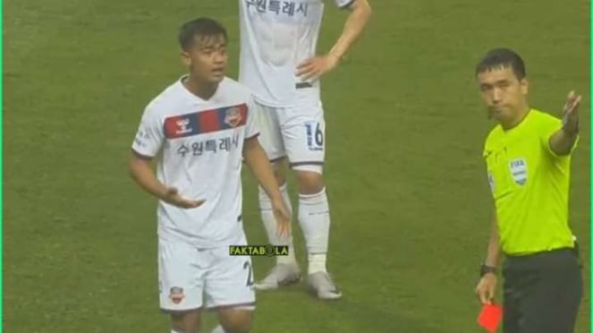 Pratama Arhan debutó inmediatamente con el Suwon FC tras recibir una tarjeta roja.