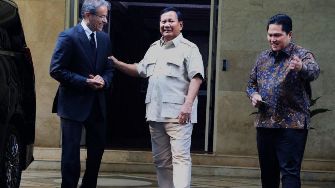 Menhan Prabowo Subianto menerima kunjungan dari Menteri BUMN Erick Thohir dan pemilik Burj Khalifa Mohamed Ali Rashed Alabbar di Kantor Kemhan RI, Jakarta Pusat, Senin, 27 Mei 2024 (sumber: Biro Humas Setjen Kemhan)