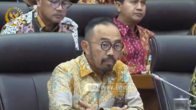 Direktur Utama PT Pertamina Patra Niaga, Riva Siahaan, dalam Rapat Dengar Pendapat (RDP) Komisi VII DPR dengan PT Pertamina (Persero), di Gedung DPR RI, Senayan, Jakarta, Selasa, 28 Mei 2024