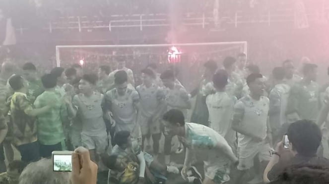 Ribuan Bobotos membakar semangat Persip Bandung melawan Mathura United