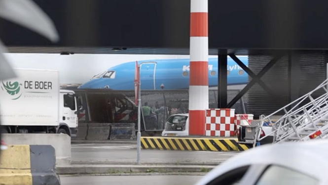 Seorang pekerja tewas tergiling mesin pesawat KLM di Bandara Schiphol, Amsterdam