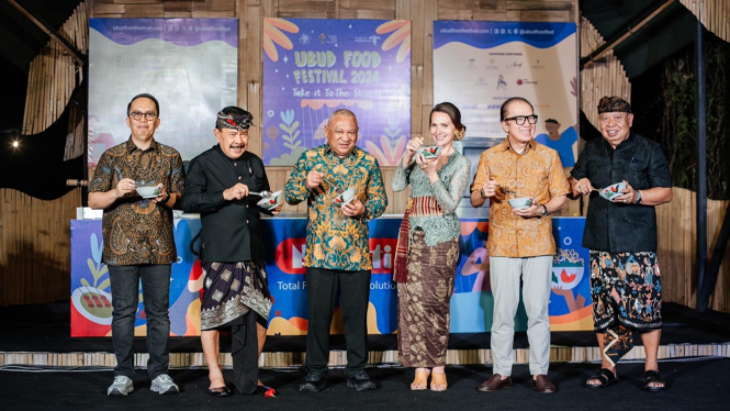 Pendiri dan Direktur Ubud Food Festival Janet DeNeefe dalam pembukaan UFF 2024 di Ubud Bali 