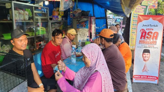 Program sarapan gratis Andi Seto Asapa di Makassar.