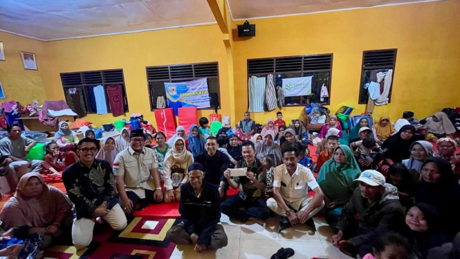 Ketum Ikatan Keluarga Minangkabau, Fadli Zon meninjau langsung lokasi bencana banjir bandang di Provinsi Sumar