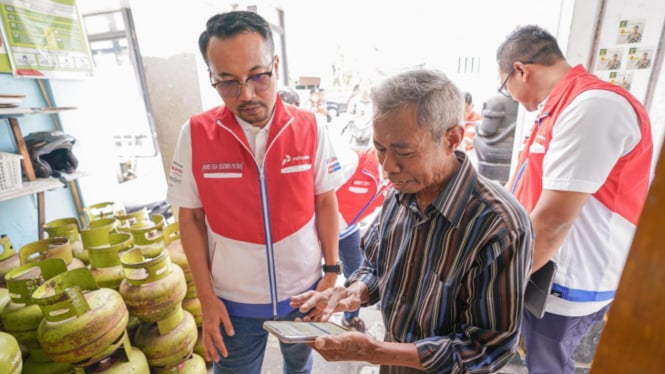 Pengecekan dan pencatatan LPG 3 Kg di Pangkalan