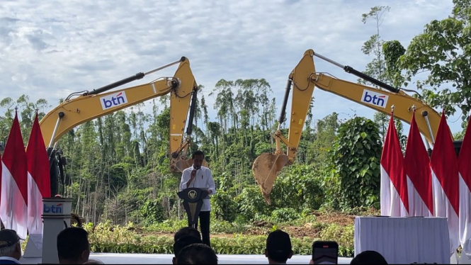 Sambutan Presiden Jokowi saat peletakan batu pertama Bank BTN di IKN