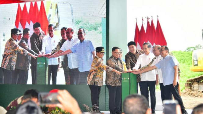 Jokowi groundreaking al Azhar Summarecon IKN.