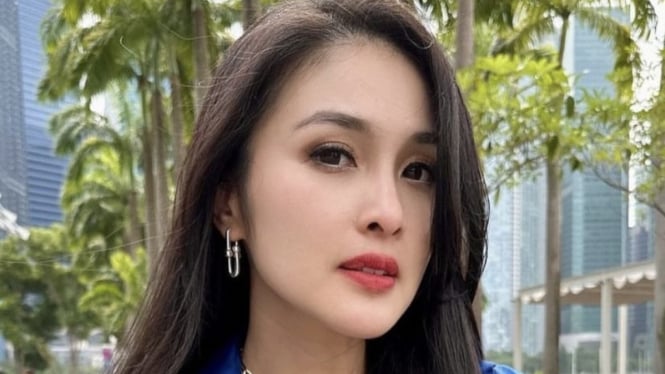 Pihak Kejaksaan Agung (Kejagung) membantah isu viral mengenai status tersangka artis Sandra Dewi (SD) dalam korupsi dalam pengelolaan tata niaga komoditas timah di wilayah Izin Usaha Pertambangan (IUP) di PT Timah Tbk tahun 2015-2022.