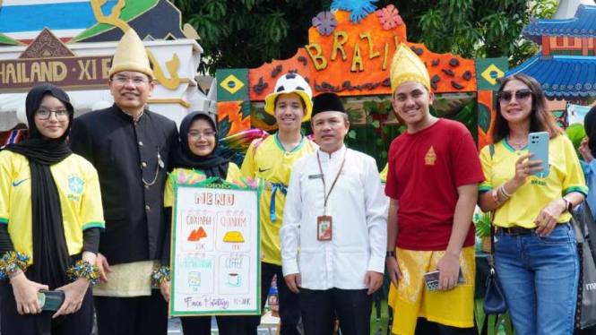 Festival budaya SMA 8 Jakarta.