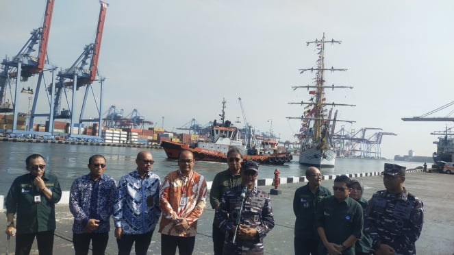 VIVA Military: RI Kaskoarmada Contraalmirante TNI Didong después de la liberación de KRI Dewaruci