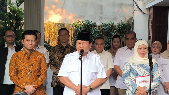 Ketua Umum Partai Gerindra Prabowo Subianto memberikan rekomendasi dukungan untuk Khofifah Indar Parawansa dan Emil Dardak di Pilgub Jatim 2024