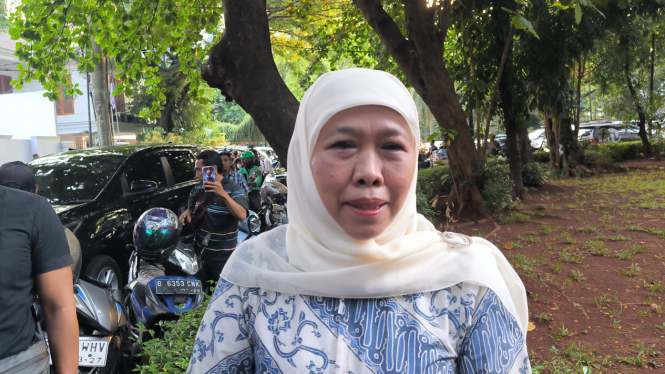 Khofifah Indar Parawansa di Jalan Kertanegara IV, Jakarta Selatan, Jumat, 7 Juni 2024