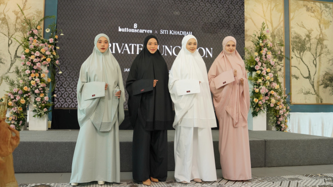 Mukena kolaborasi Buttonscarves dan Siti Khadijah