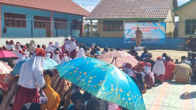 Suasana soft launching PLTMH di SD Negeri 14 Rantau Dedap, Muara Enim, Sumsel. 