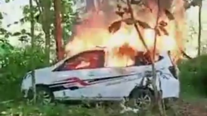 Mobil pemilik bos rental asal Jakarta dibakar di Pati